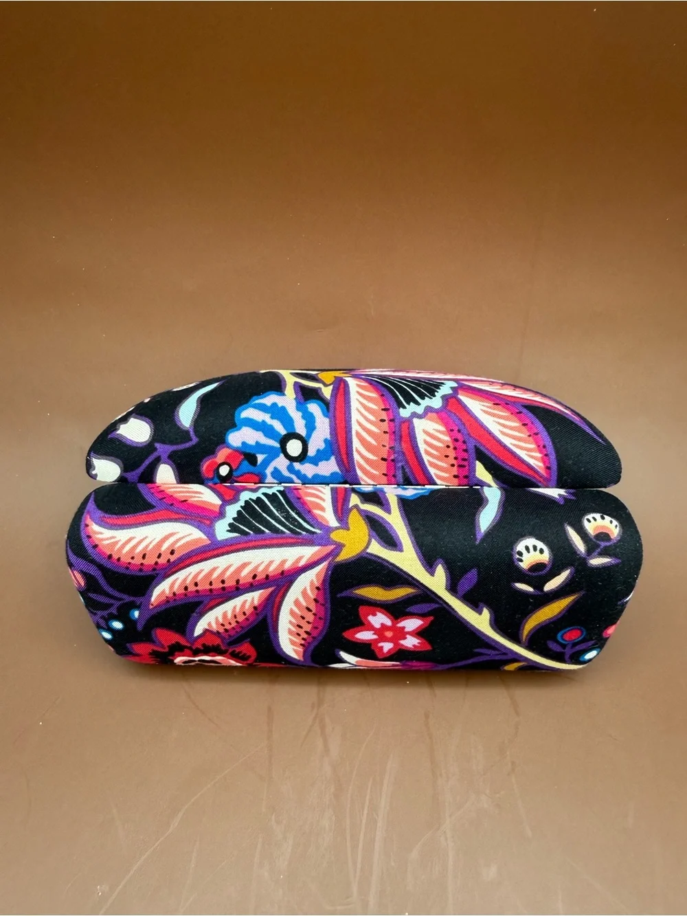 Vera Bradley Black Floral Hard Shell Clam Eyeglass Case Foxwood Pattern Retired